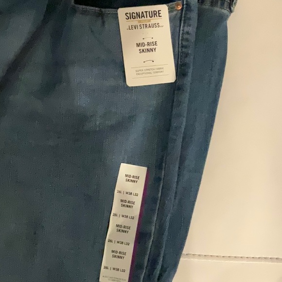 NWT Signature Levi Strauss Mid-Rise Skinny Stretch Jeans - W38 L32 - Picture 5 of 7